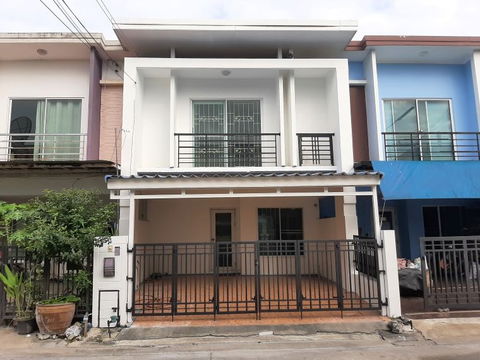 Townhome, completely renovated, Pruksa Town Next  , Phutthamonthon Sai 4, area 18.1 sq m, 3 bedrooms, 2 bathrooms,   1.65 million,  085-0732541.