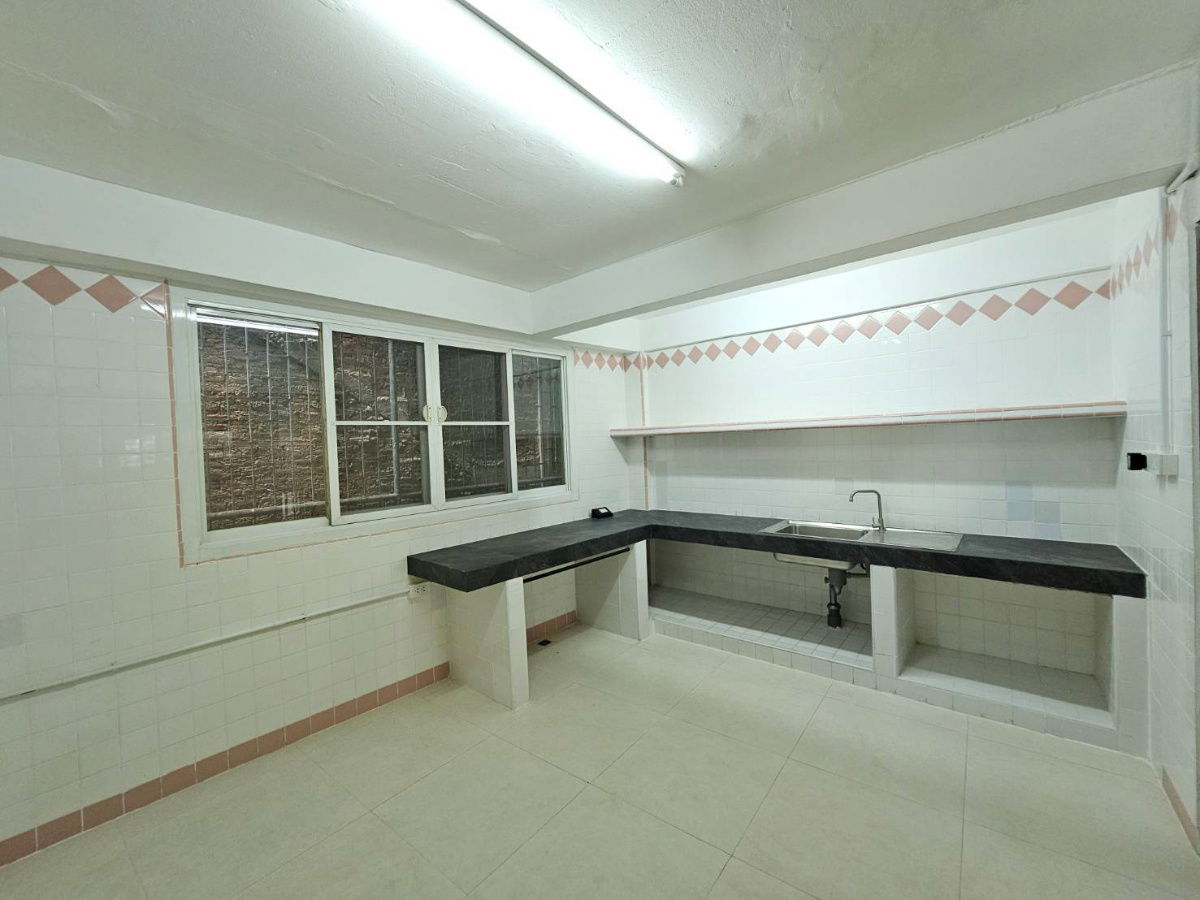 รูป Commercial building for rent near BTS Punnawithi-Udomsuk (SPSAD3655) - รูปที่ 7/21