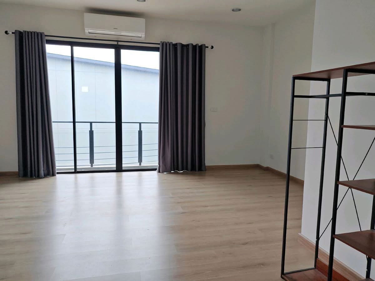 picture Townhome for Rent – Premium Place Phahonyothin–Ramintra 3-storey townhome with 4 bedrooms in a prime location near BTS Sai Yud and Saphan Mai. - 13/17