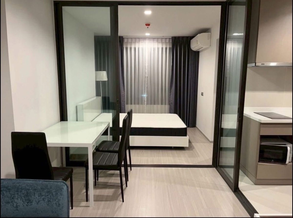 picture Experience upscale living at Life Ladprao, the premium condo that offers everything you need in the heart of the city. - 1/5