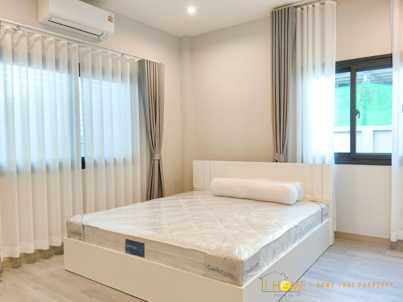 picture Two storey house for rent with 4 bedrooms,3 toilets and 2 kitchens.  - 22/43