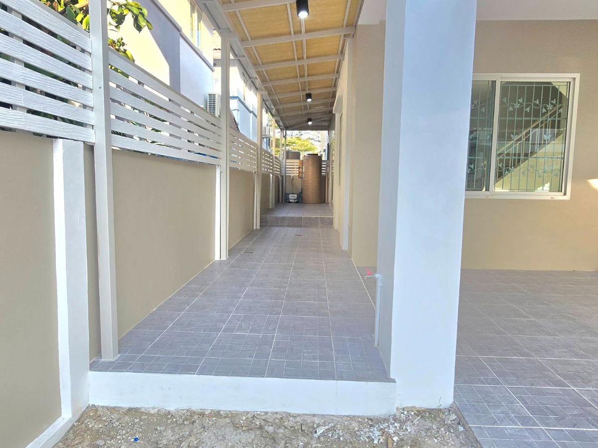 รูป บ้านแฝด ตกแต่งรีโนเวทใหม่ กว้างขวาง ทำเลดี เดินทางสะดวก หมู่บ้าน บุณฑริก นิวสไตล์   ต.ลาดสวาย อ.ลำลูกกา จ.ปทุมธานี  - รูปที่ 4/39