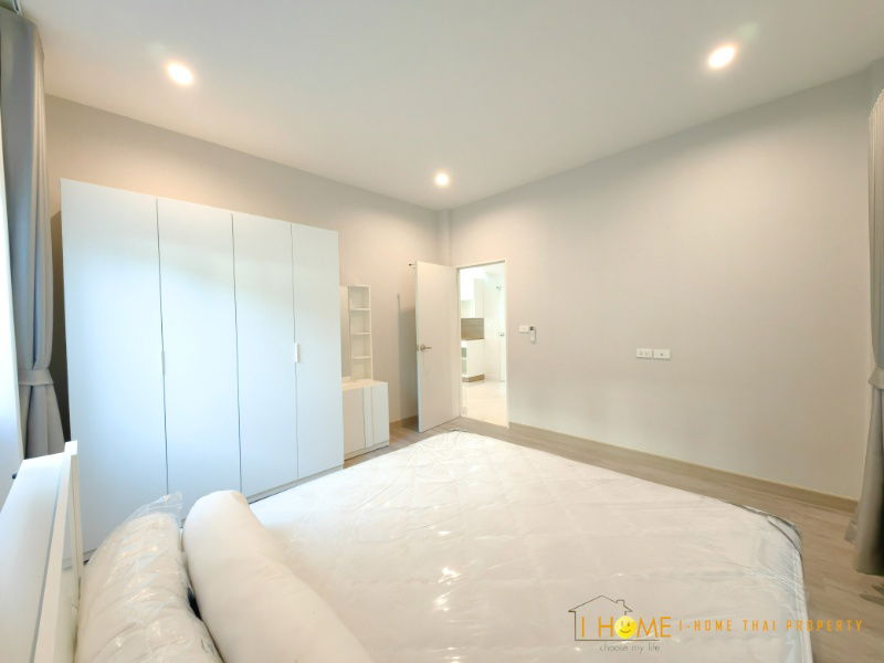 picture Two storey house for rent with 4 bedrooms,3 toilets and 2 kitchens.  - 24/43