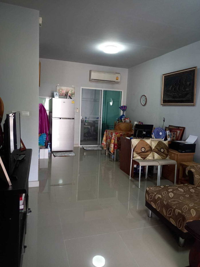 รูป ขายทาวน์เฮ้าส์ 2 ชั้น หมู่บ้านซิตี้เซนต์ ซอยพระยาสุเรนท์ 30 บางชัน - รูปที่ 2/10