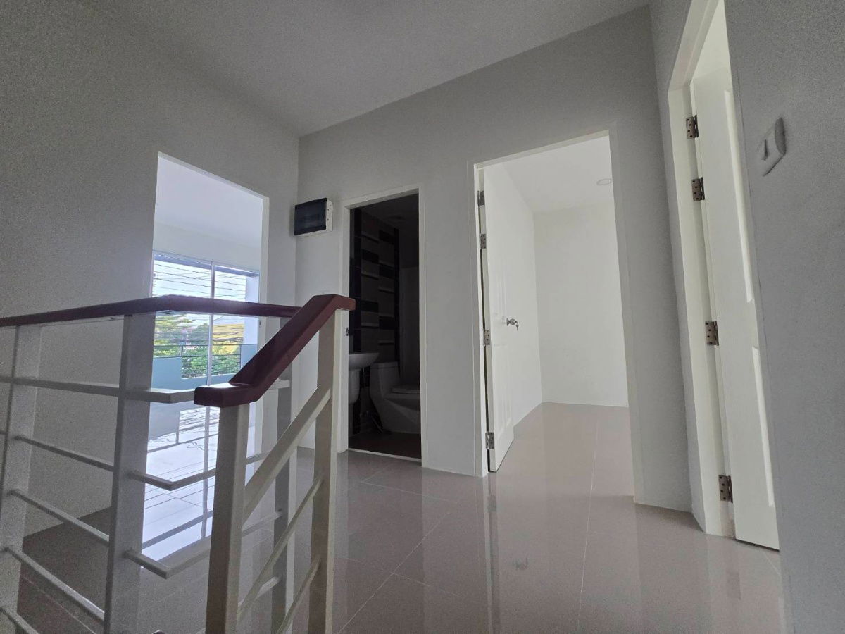 รูป ทาวน์เฮ้าส์ รีโนเวทใหม่ The Trust Town Wongwaen–Lam Luk Ka : เดอะทรัสต์ ทาวน์ วงแหวน–ลําลูกกา ซอยบึงคําพร้อย ปทุมธานี พร้อมอยู่ ทำเลดี ราคาถูกคุ้ม - รูปที่ 11/22