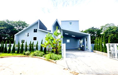 Houses for rent San Sai Chiang Mai : Two-storey Pool Villa for rent with 5 bedrooms, 5 bathrooms, 1 living room, 2 kitchens.  