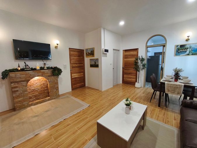 Singlehouse for rent in the Saraphi area, Namphueng Park View Village, surrounded by various conveniences.