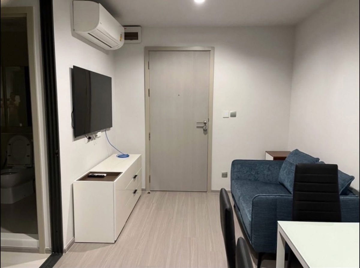 picture Experience upscale living at Life Ladprao, the premium condo that offers everything you need in the heart of the city. - 3/5