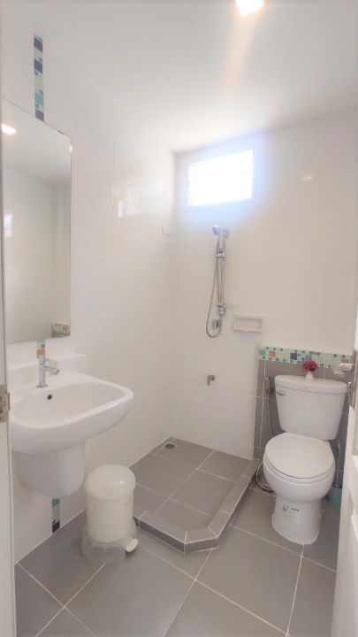 picture Two-story detached house for rent.There are 3 bedrooms and 2 bathrooms. - 23/25