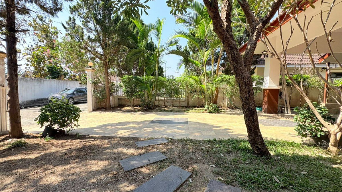 รูป ให้เช่าบ้านเดี่ยวชั้นเดียวในโครงการ มี 3 ห้องนอน 3 ห้องน้ำ 1 ห้องครัว จอดรถได้ 2 คัน .  - รูปที่ 18/20