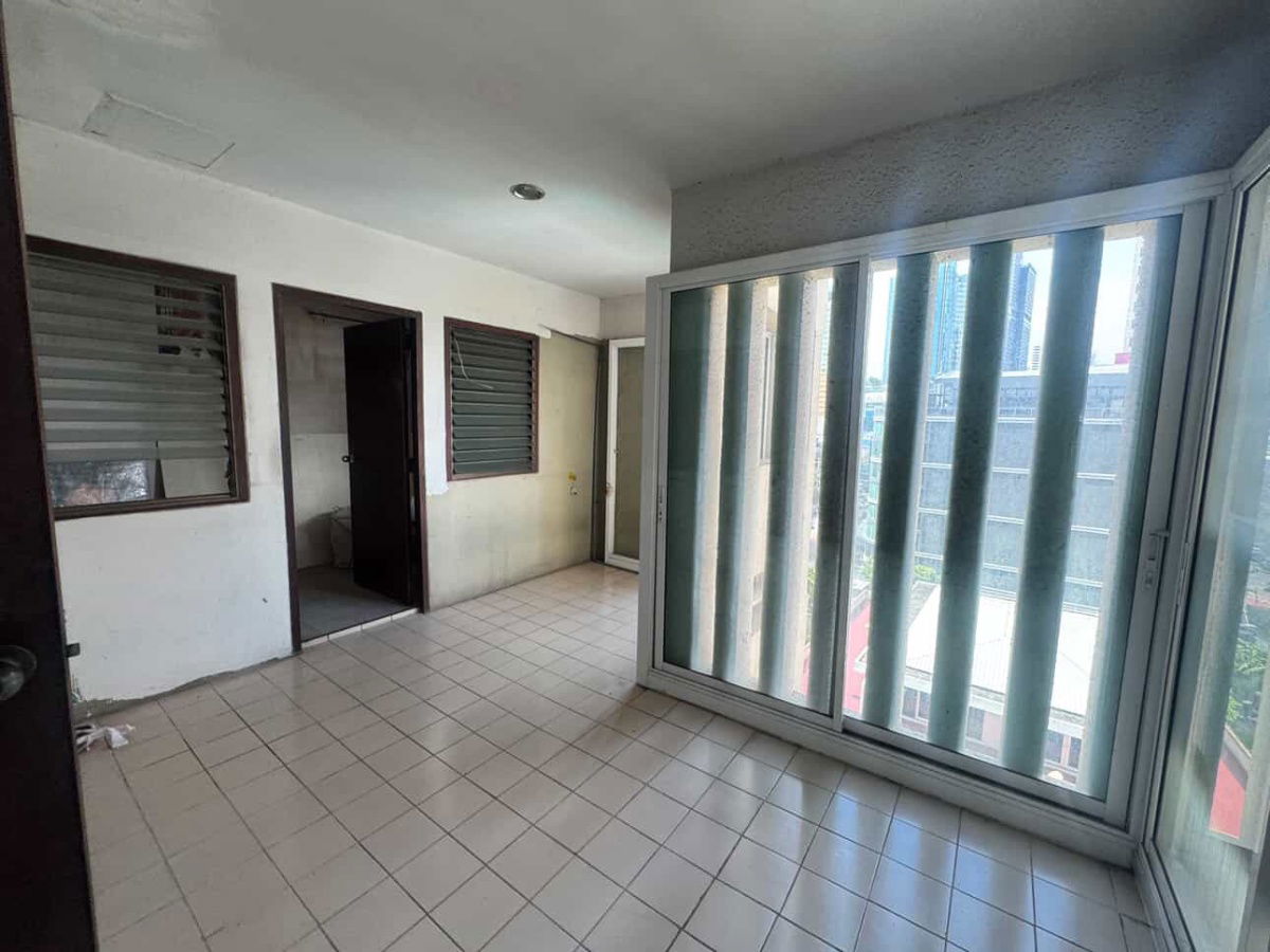 picture LTH13627 – Condo for Rent | City Lake Tower Sukhumvit 16 | 280 sqm | 3 Beds 3 Baths | 3 Parking | Near BTS Asoke |  - 8/8