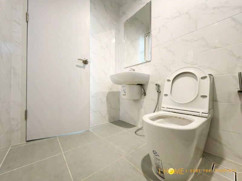 picture Two storey house for rent with 4 bedrooms,3 toilets and 2 kitchens.  - 20/43