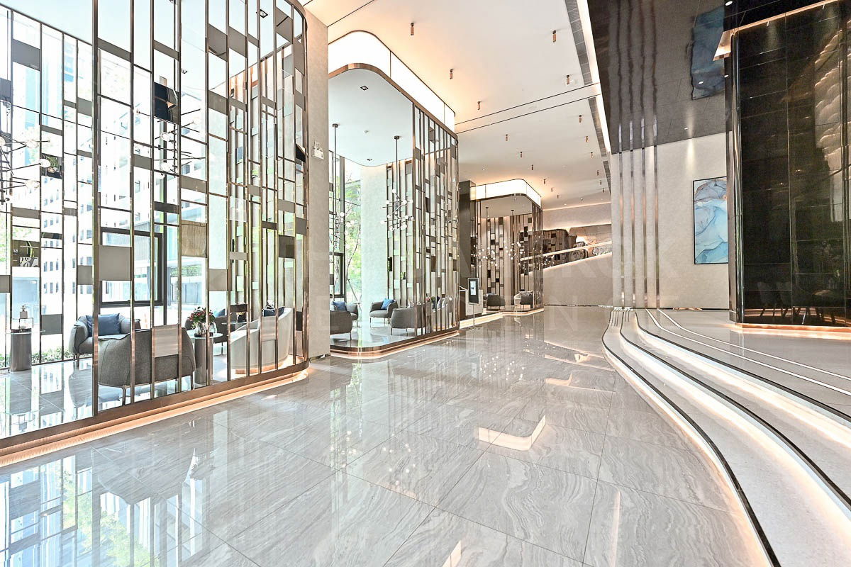 picture Unit with a beautiful view ð Life Asoke - Rama 9 ð Close to MRT Rama 9 - 4/9