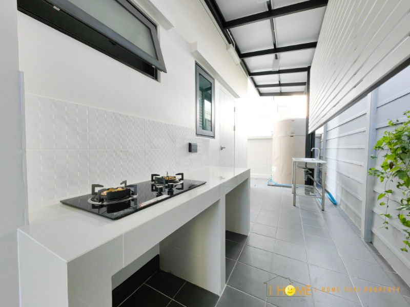 picture Two storey house for rent with 4 bedrooms,3 toilets and 2 kitchens.  - 7/43