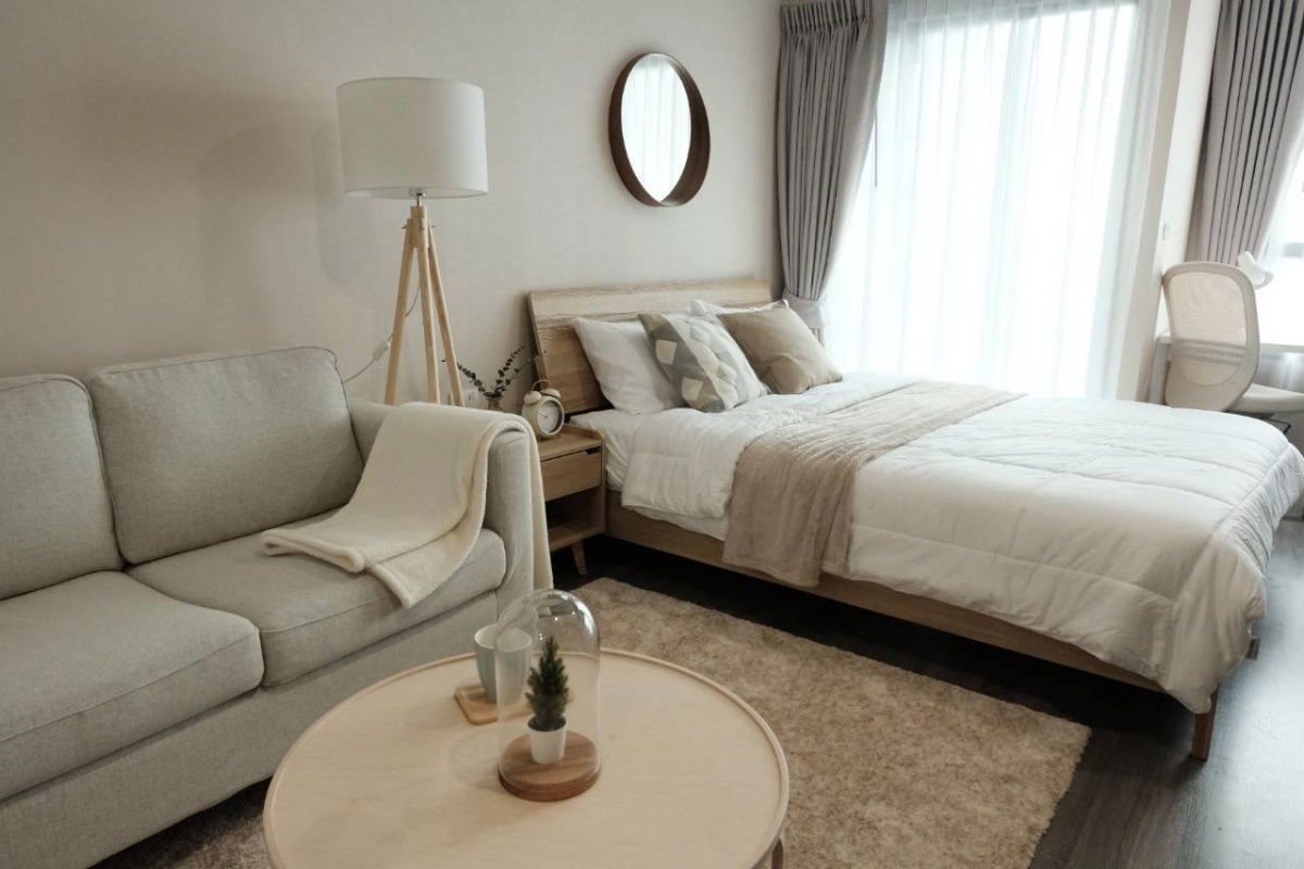 รูป Ideo Chula Samyan【𝐑𝐄𝐍𝐓】🔥โทนครีมกับเฟอร์มินิมอลคมๆ ทำให้ห้องดูแพง เงียบ มูจิมูใจ เอาใจสายหวาน🔥 ติดต่อไลน์ไอดี: @hacondo - รูปที่ 1/10