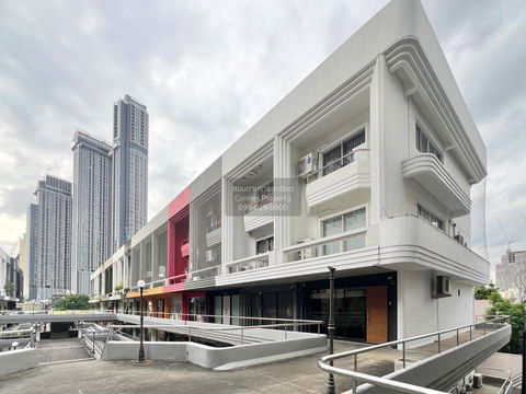For Sale Office, Park Avenue, corner unit in 2 units, sold with tenant, Ekkamai, Thonglor, near BTS Ekkamai , CX-138355 ✅ Live chat with us ADD LINE @connexproperty ✅
