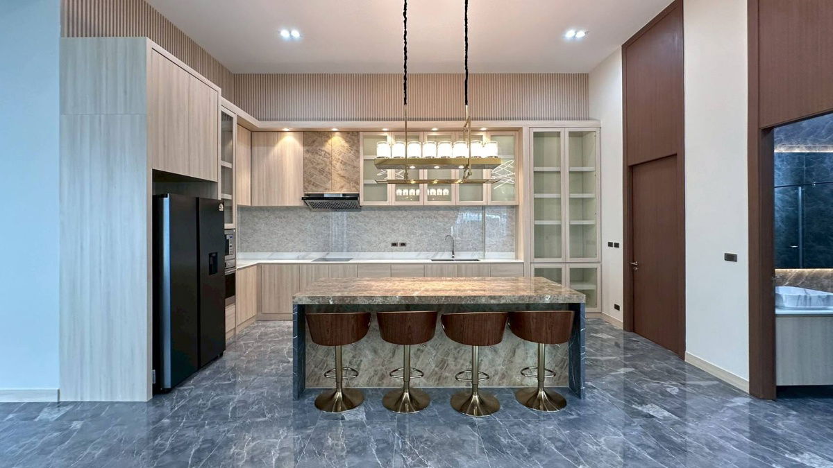 picture For Rent Luxury Pool Villa at Baan Mae Bibury, Pattaya - 7/28