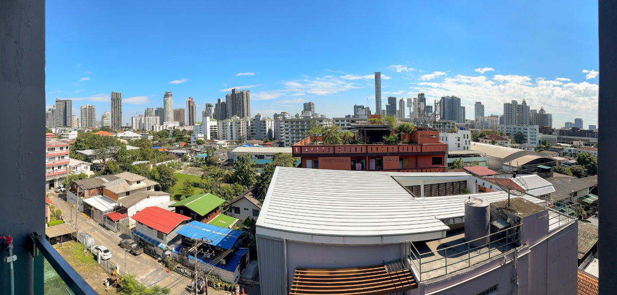 picture Rare Item! Private Corner Unit with Open View, Cool All Day, Like-New Condition — Condo for Sale at The Excel Hideaway Sukhumvit 50, Near BTS On Nut - 16/22