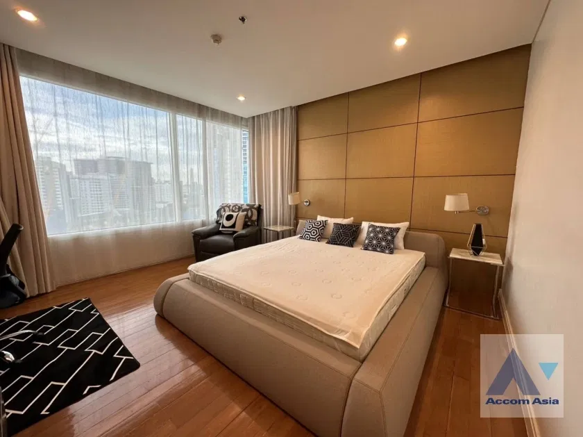 รูป 🔼🔽 AccomA 📩  3 BR Condominium @Royal Saladaeng (AA34997) - รูปที่ 11/11