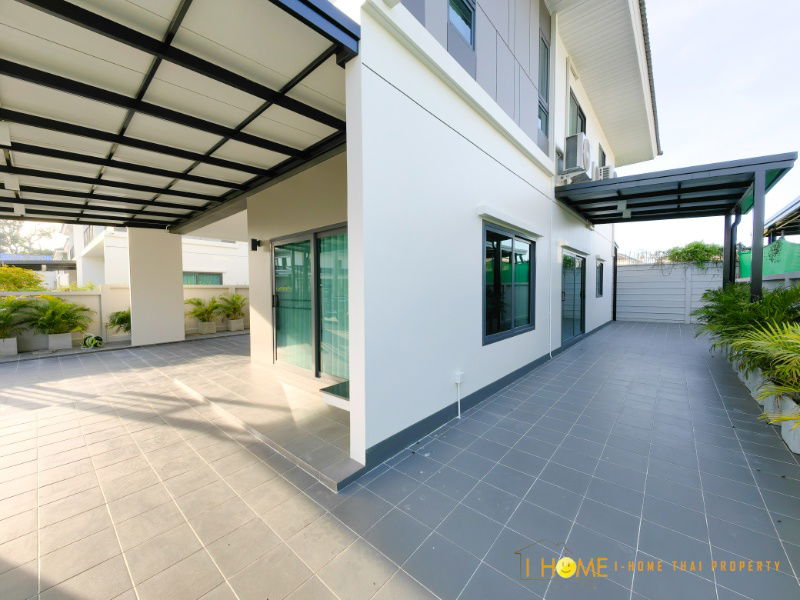 picture Two storey house for rent with 4 bedrooms,3 toilets and 2 kitchens.  - 6/43