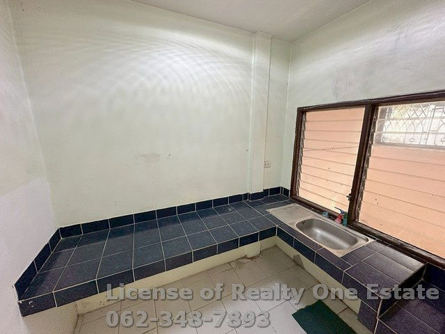 รูป ขาย ทาวน์เฮ้าส์ทำเลดี หมู่บ้านวรารักษ์ รามอินทรา – คู้บอน ซอยเลียบคลองสอง 27 - รูปที่ 13/14