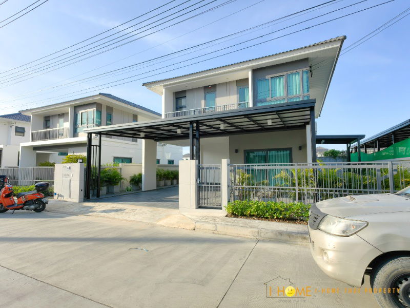 picture Two storey house for rent with 4 bedrooms,3 toilets and 2 kitchens.  - 3/43