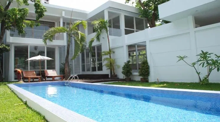 picture 🔼🔽 AccomA 📩 Private Swimming Pool 4 BR House in Khlong Tan Nuea (90304) - 1/9