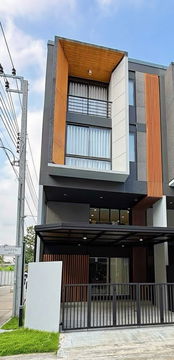 Townhome for Rent – Shizen Pattanakarn 32 (Corner Unit) 210 sq.m. of usable area, newly built with brand-new furniture throughout. 