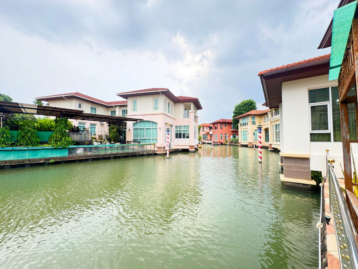 รูป 🏰บ้านใหญ่ 155 ตรว. ที่ดอนเมือง แกรนด์คาแนล ดอนเมือง 5 ห้องนอน / 6 ห้องน้ำ พื้นที่เยอะจนวิ่งเล่นได้ทั้งครอบครัว + มีเรือนรับรองติดคาแนลในโครงการ!💦 - รูปที่ 9/10