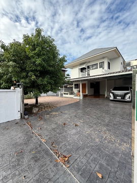 ให้ เช่าบ้านเดี่ยว หลังใหญ่ รีโนเวทใหม่ทั้งหลัง | พื้นที่ใช้สอย 250 ตร.ม. ลาดพร้าว71