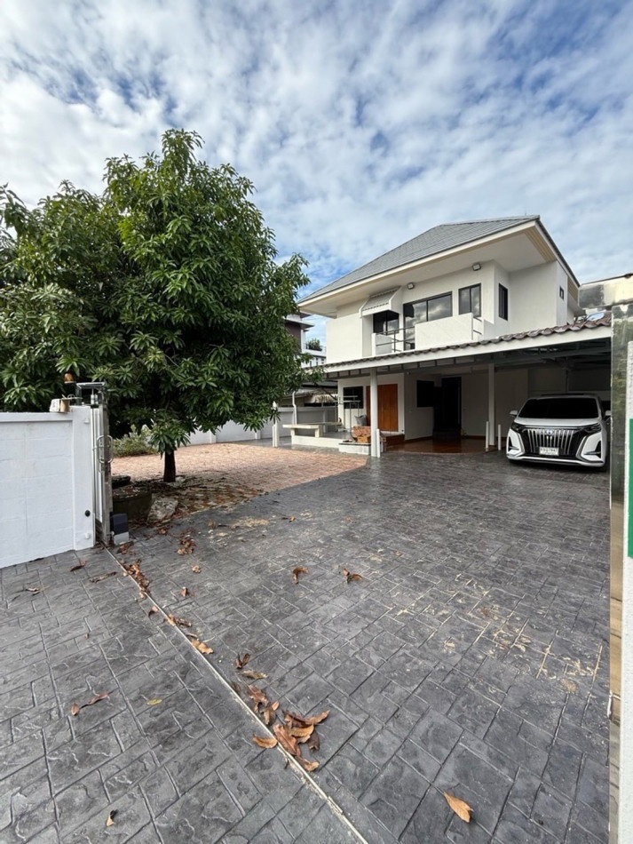 บ้านเดี่ยวให้เช่า :  ให้ เช่าบ้านเดี่ยว หลังใหญ่ รีโนเวทใหม่ทั้งหลัง | พื้นที่ใช้สอย 250 ตร.ม. ลาดพร้าว71