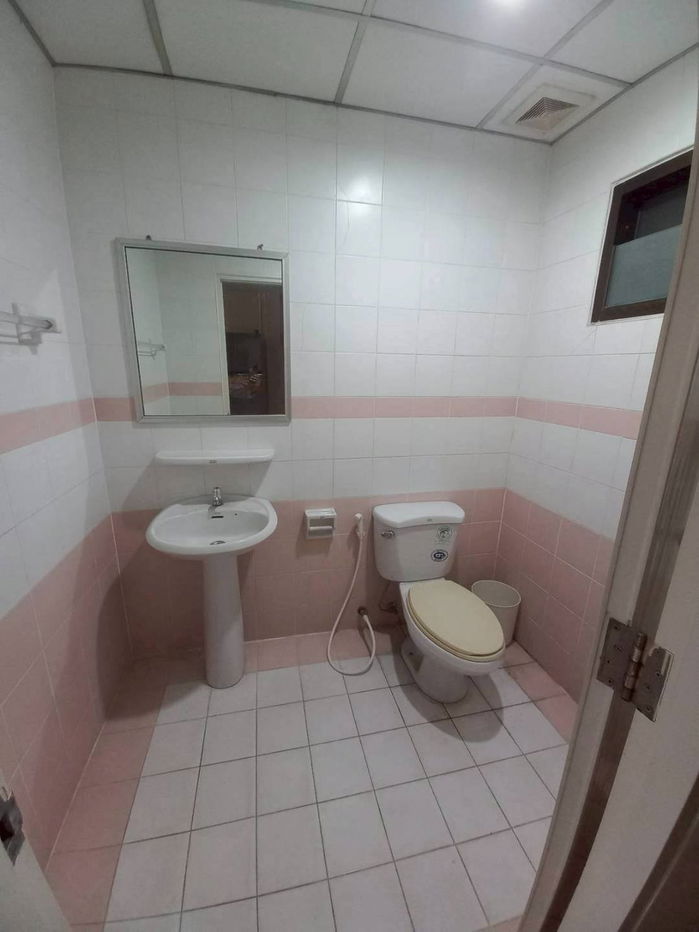 picture For Rent/Sale  Townhouse Baan Klangmuang Rama9  Near The Nine - 17/19