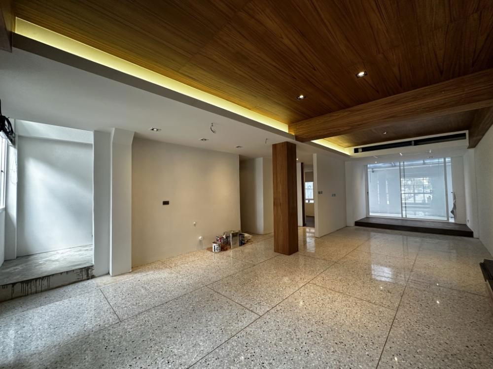 picture S912 [For Sale] Home Office Rama 9 💸 12,900,000 baht 📍 MRT Ramkhamhaeng - 6/22