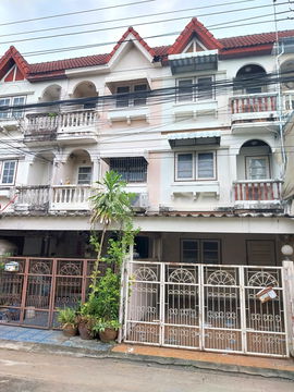 Townhouse for sale : Sirinthep 8 Village, Soi Sridan 22, Srinakarin Road.