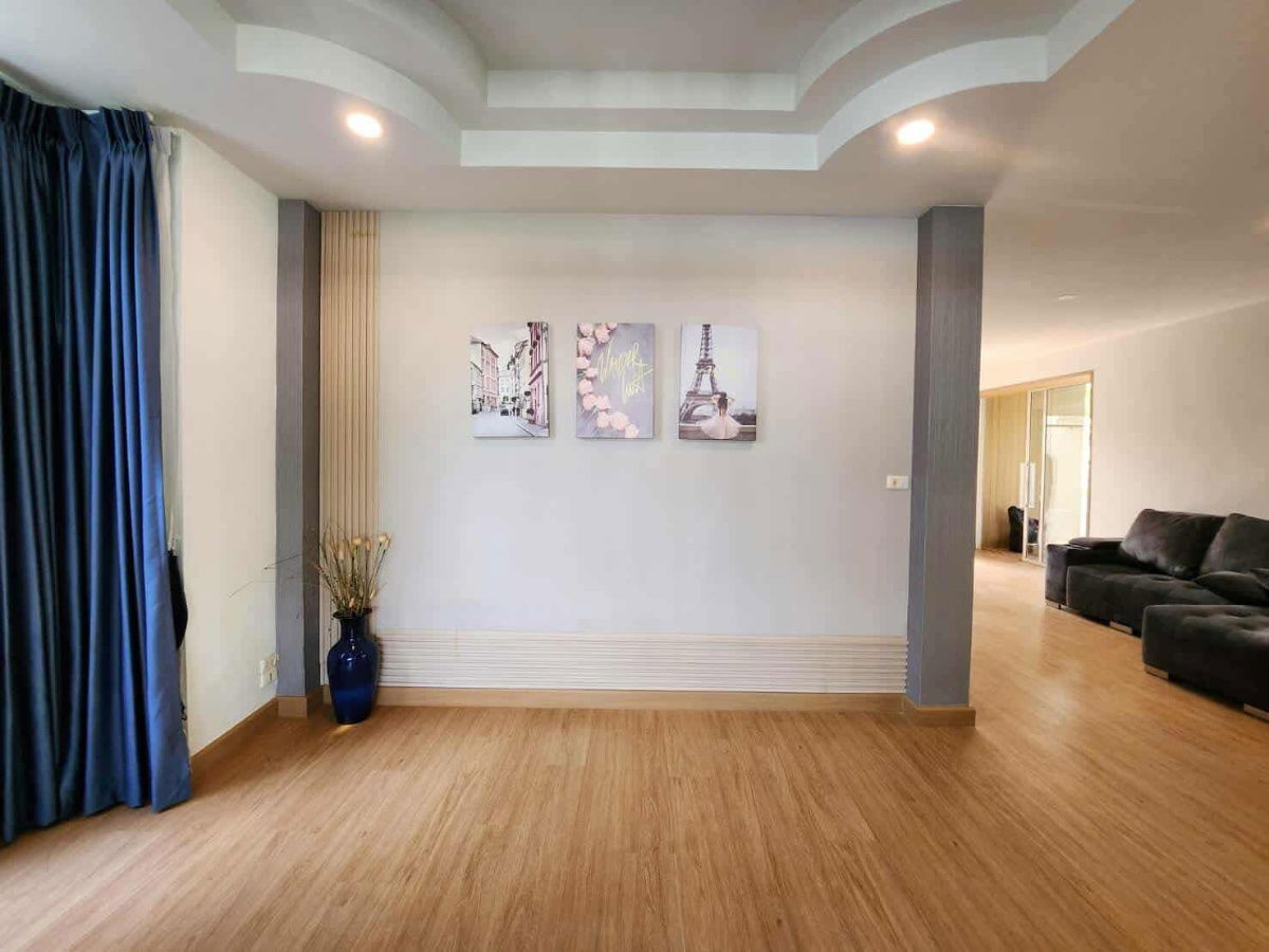 picture Two storey house for rent with 2 bedrooms,3 toilets and 2 kitchens.  - 5/16