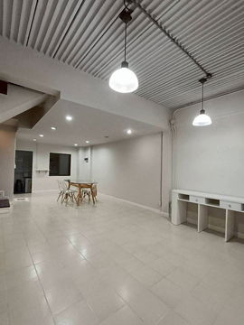 ให้เช่า ขาย​ ทาวเฮ้าส์ 3 ชั้น บ้านกลางเมือง พระราม9 ใกล้ ห้างเดอะไนน์