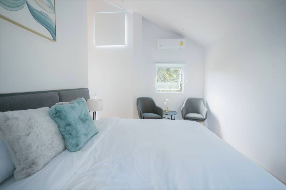 picture Two-storey Pool Villa for rent with 5 bedrooms, 5 bathrooms, 1 living room, 2 kitchens.   - 16/30