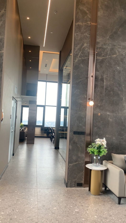 รูป คอนโด 2 ห้องนอน ติดรถไฟฟ้า 0 เมตร ใกล้ห้างดัง ราคาต่ำกว่าตลาด พื้นที่กว้างเป็นสัดส่วน พื้นที่ส่วนกลางครบครัน - รูปที่ 21/41