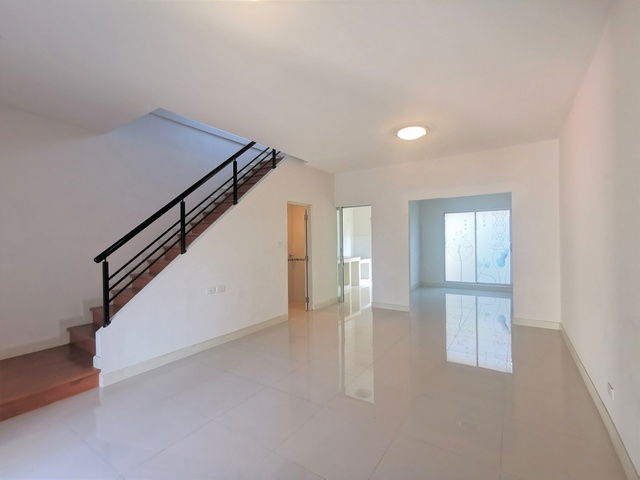 picture FOR RENT TOWNHOUSE PROPERTY 19000 BAHT per MONTH - 2/8