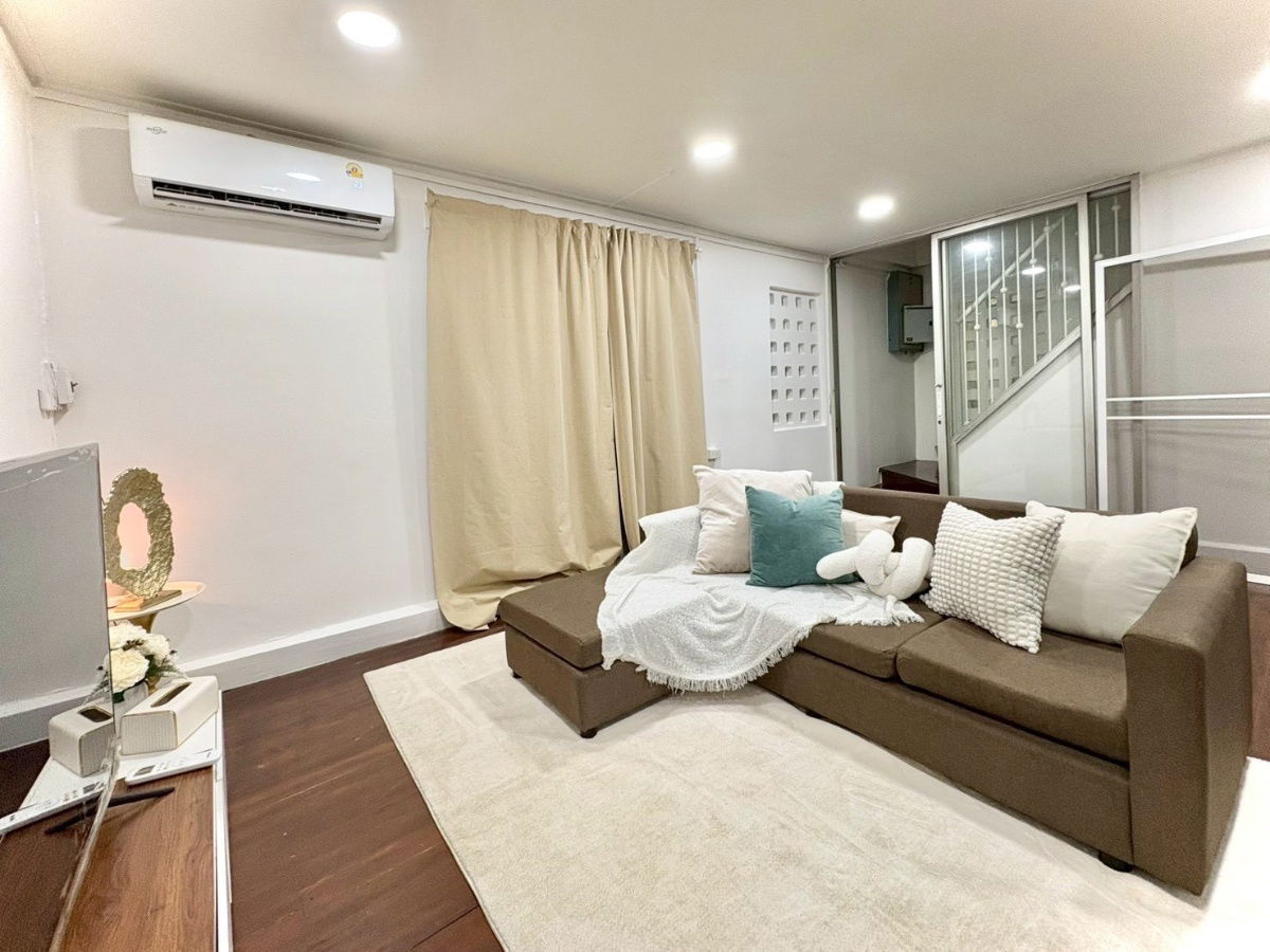 picture Single House for Rent – Ladprao Soi 9, 5-minute walk to MRT Ladprao, Near Big C Detached house 5 bedrooms, 6 bathrooms Fully furnished  - 2/21