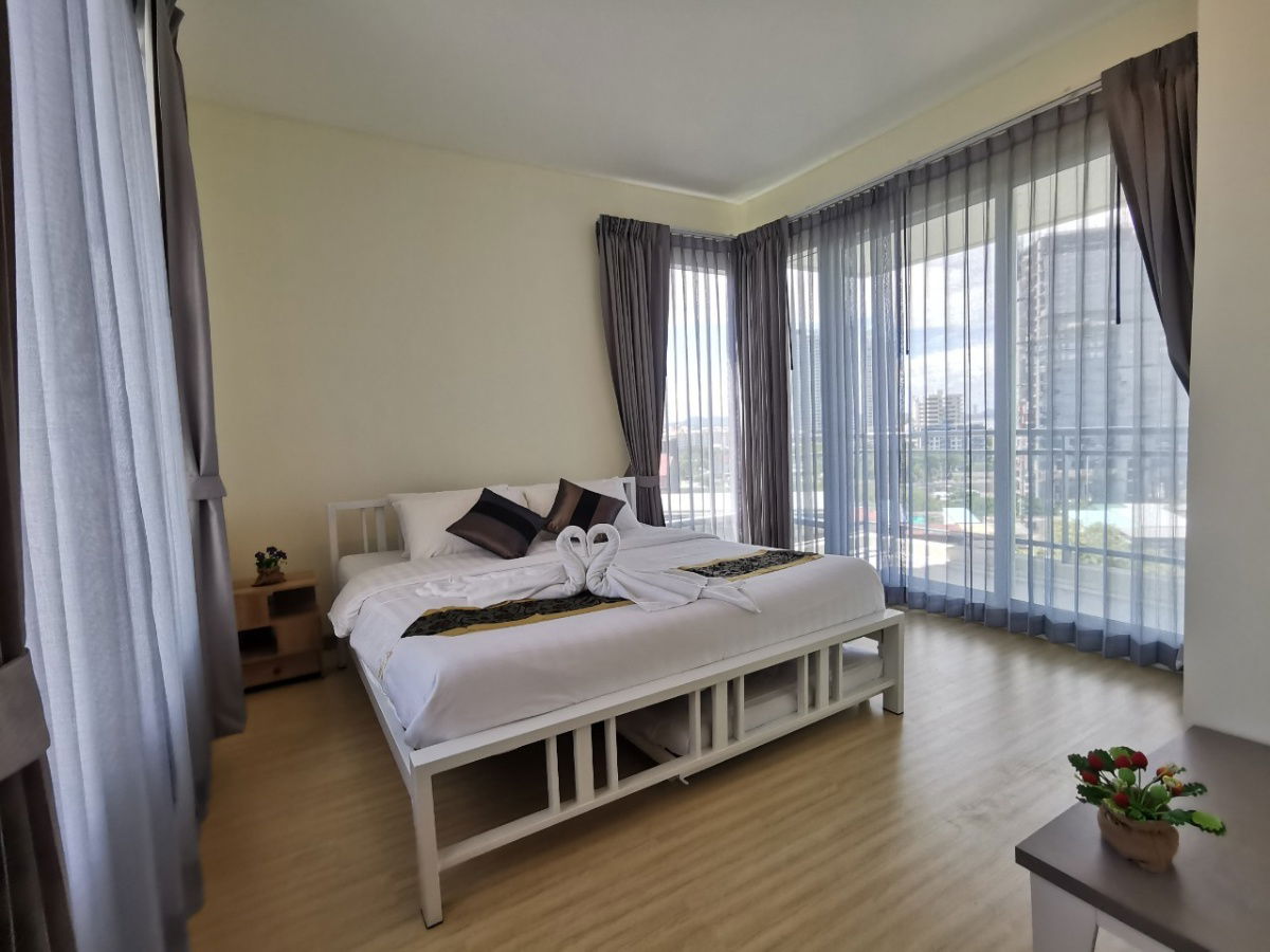 รูป ขายด่วน คอนโดหรู ติดชายหาดจอมเทียน Reflection Jomtien, 2 นอน 2 น้ำ, 116 Sq.m. วิวหาดจอมเทียน และวิวสวนน้ำและสระว่ายน้ำ. ขาย 11.9 ล้านบาท - รูปที่ 11/23