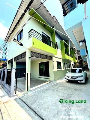 เช่าบ้านแฝด เขตคันนายาว : #ให้เช่าบ้านแฝดแบ่งเช่า 1 หลัง หรือจะเช่า 2หลังคู่ได้ครับเนื้อที่หลังละ25ตรว. #จดบริษัทได้ อยู่อาศัยหรือทำออฟฟิศม