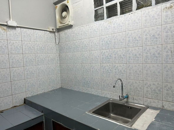 picture FOR RENT TOWNHOUSE PROPERTY 9500 BAHT per MONTH - 3/8
