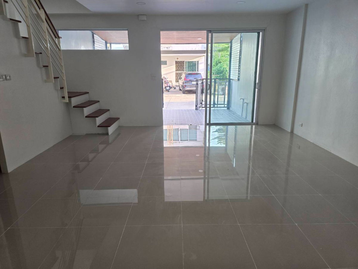 รูป ทาวน์เฮ้าส์ รีโนเวทใหม่ The Trust Town Wongwaen–Lam Luk Ka : เดอะทรัสต์ ทาวน์ วงแหวน–ลําลูกกา ซอยบึงคําพร้อย ปทุมธานี พร้อมอยู่ ทำเลดี ราคาถูกคุ้ม - รูปที่ 6/22