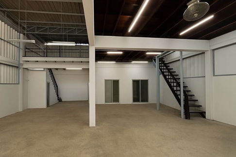 For rent, for lease, warehouse with office, Khlong San - Charoen Rat 20, cheap price, interested, Line: @951qfbfi