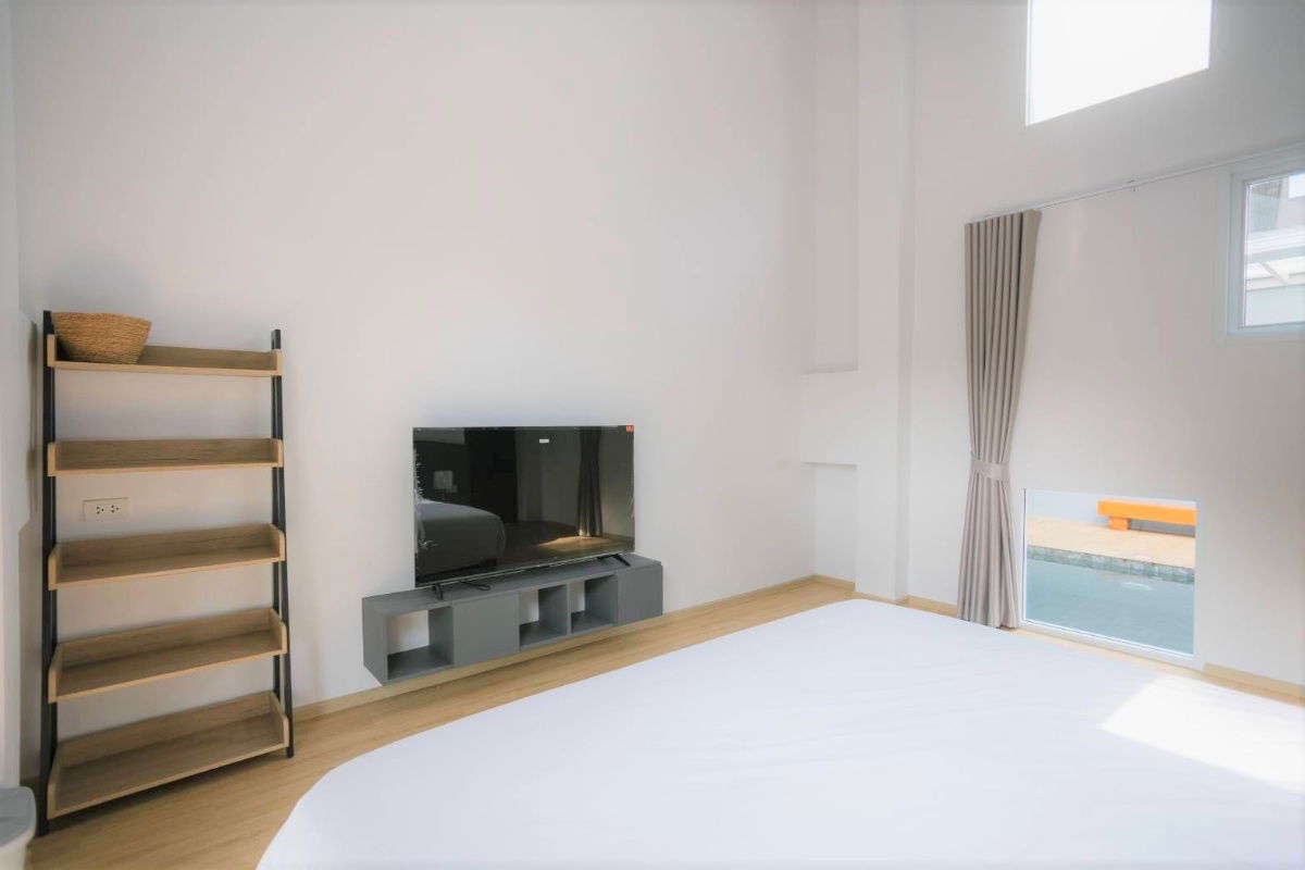 picture Two-storey Pool Villa for rent with 5 bedrooms, 5 bathrooms, 1 living room, 2 kitchens.   - 12/30