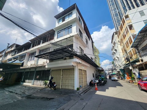 FOR RENT COMMERCIAL BUILDING PROPERTY 60000 BAHT per MONTH