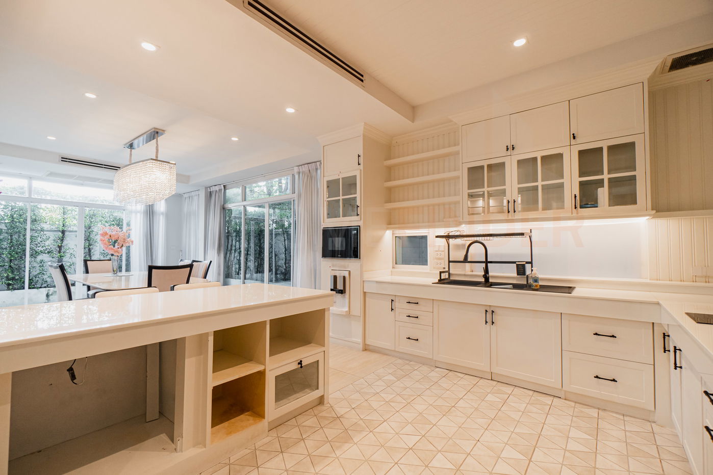 รูป House Soi PhromSi 2 Sukumvit 49 4 bedrooms, for rent - รูปที่ 8/31