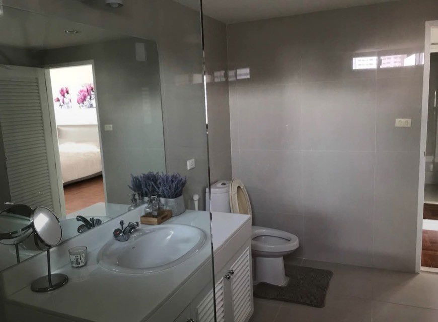 รูป LTH13622 – Condo for Rent | TOWER PARK CONDOMINIUM | 265 sqm | 3 Beds 3 Baths | Near BTS Nana | คอนโดให้เช่า ทาวเวอร์ พาร์ค คอนโดมิเนียม - รูปที่ 9/10
