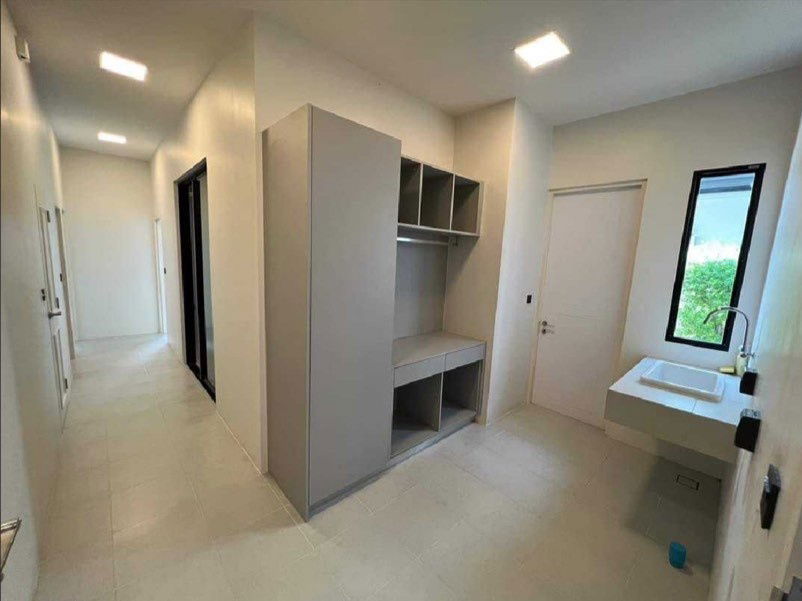 picture LTH13612 – House for Sale | Sansiri Pattanakarn House | 232.10 sqw | 5 Beds 6 Baths | 265 MB |  - 6/10